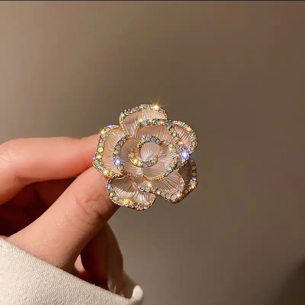 Rhinestones Flower Brooch